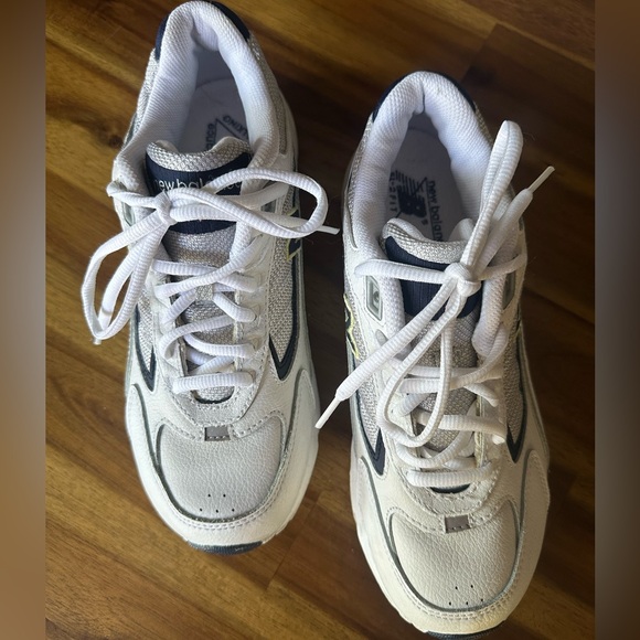 New Balance Sneakers - Picture 1 of 4